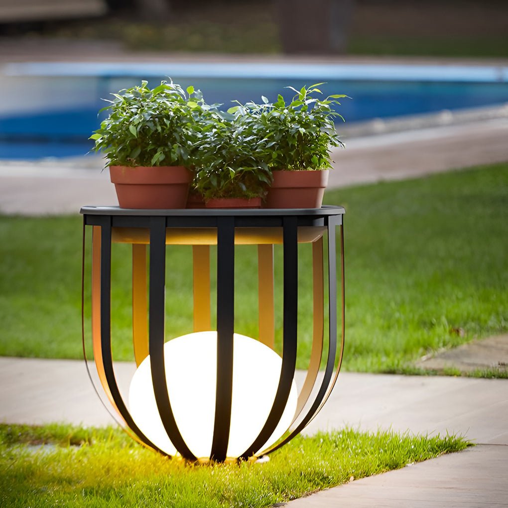 WINDSOR SOLAR GARDEN LANTERN WITH REMOVABLE TRAY
