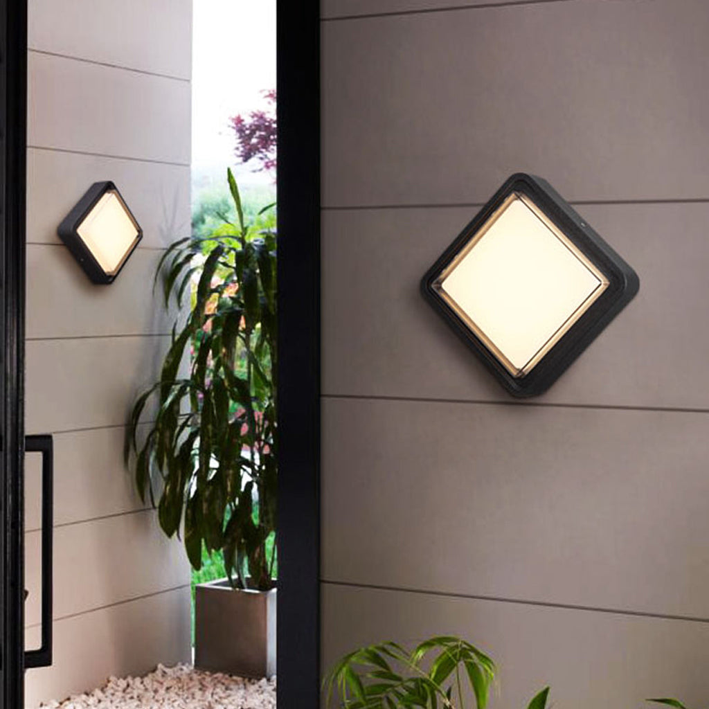 WINTHORPE WEATHERPROOF WALL LANTERN