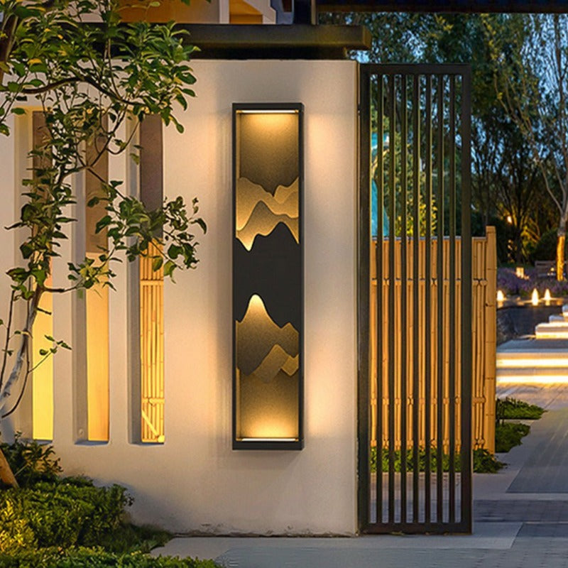WINTERBOURNE SOLAR-POWERED MOUNTAIN VIEW WALL LANTERN WITH DUAL LIGHTING