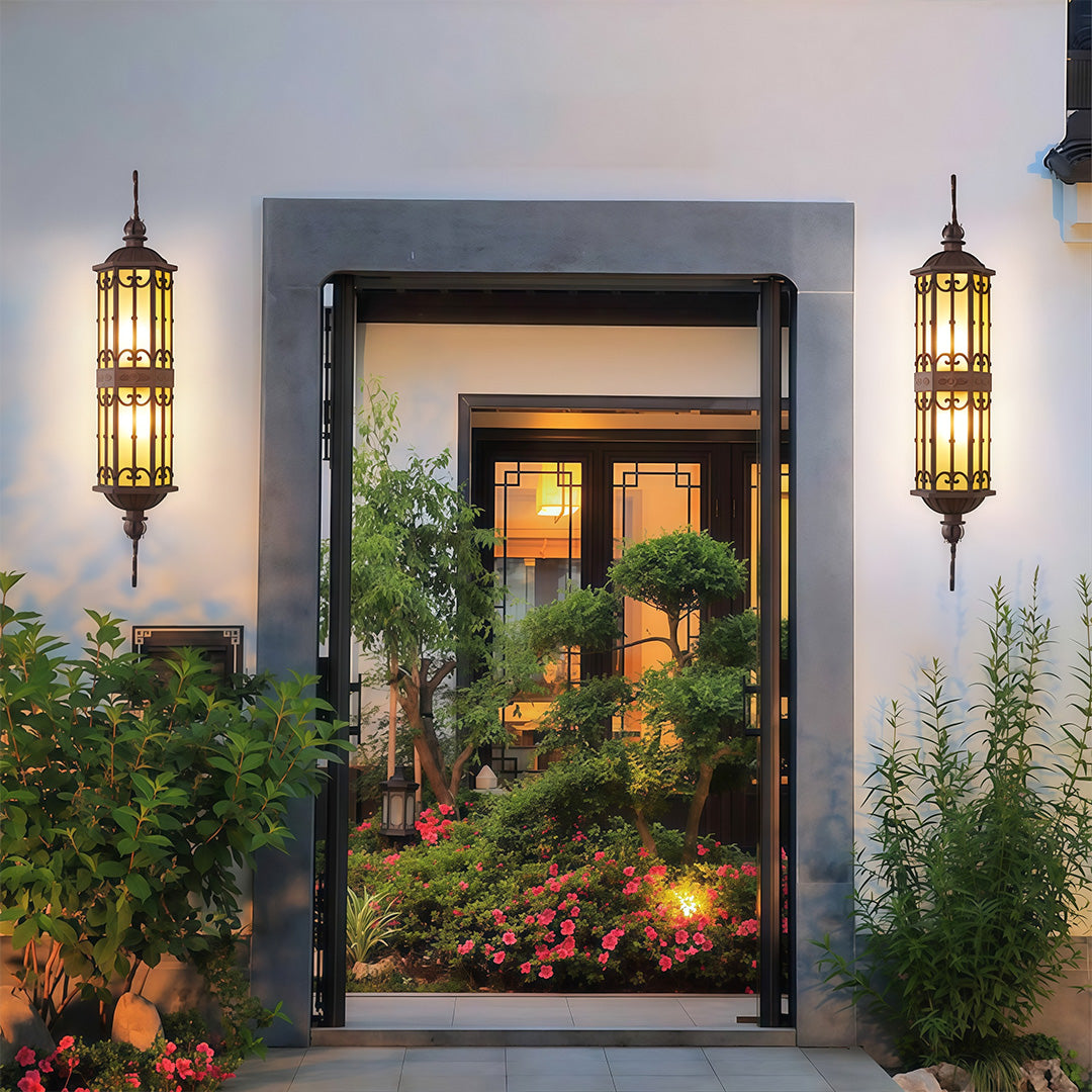 WINDSOR TWILIGHT DUAL-HEAD OUTDOOR LANTERN