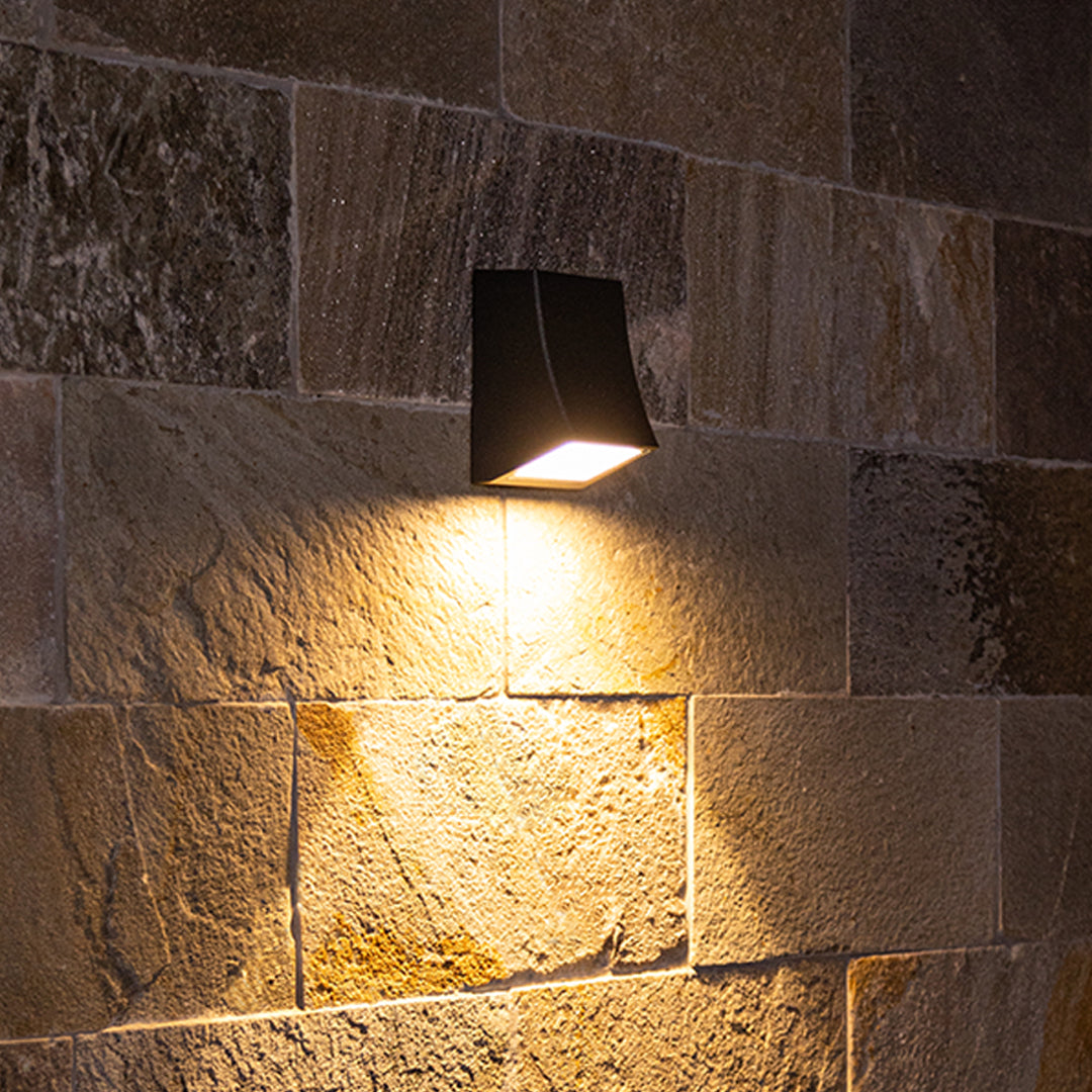 WINDSOR IRON CLAD OUTDOOR SCONCE LIGHTING