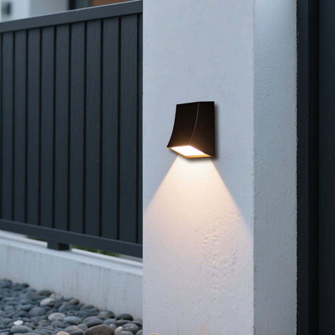 WINDSOR IRON CLAD OUTDOOR SCONCE LIGHTING