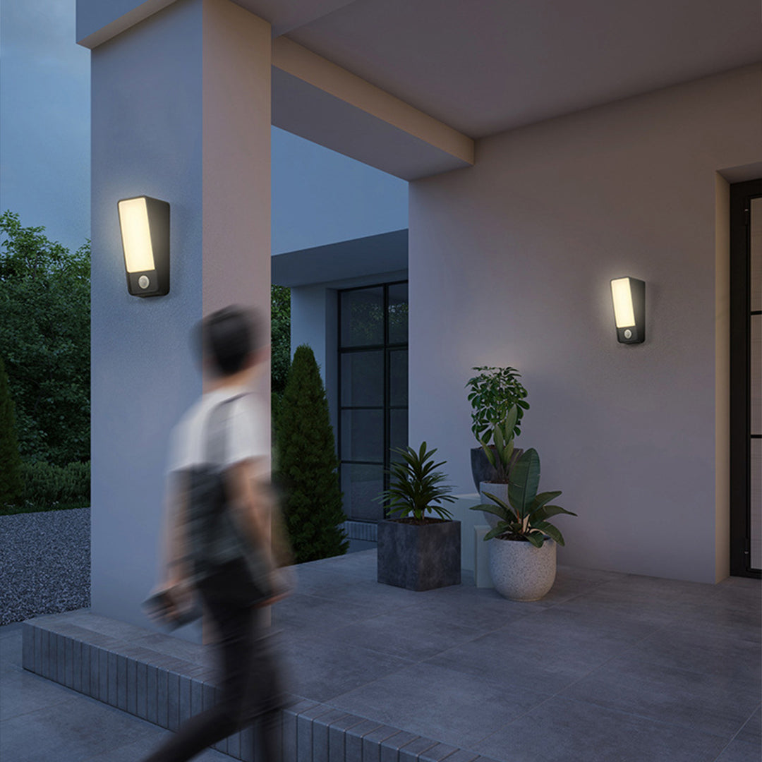 WINTHROP SQUARE ALUMINUM OUTDOOR LED ILLUMINATOR