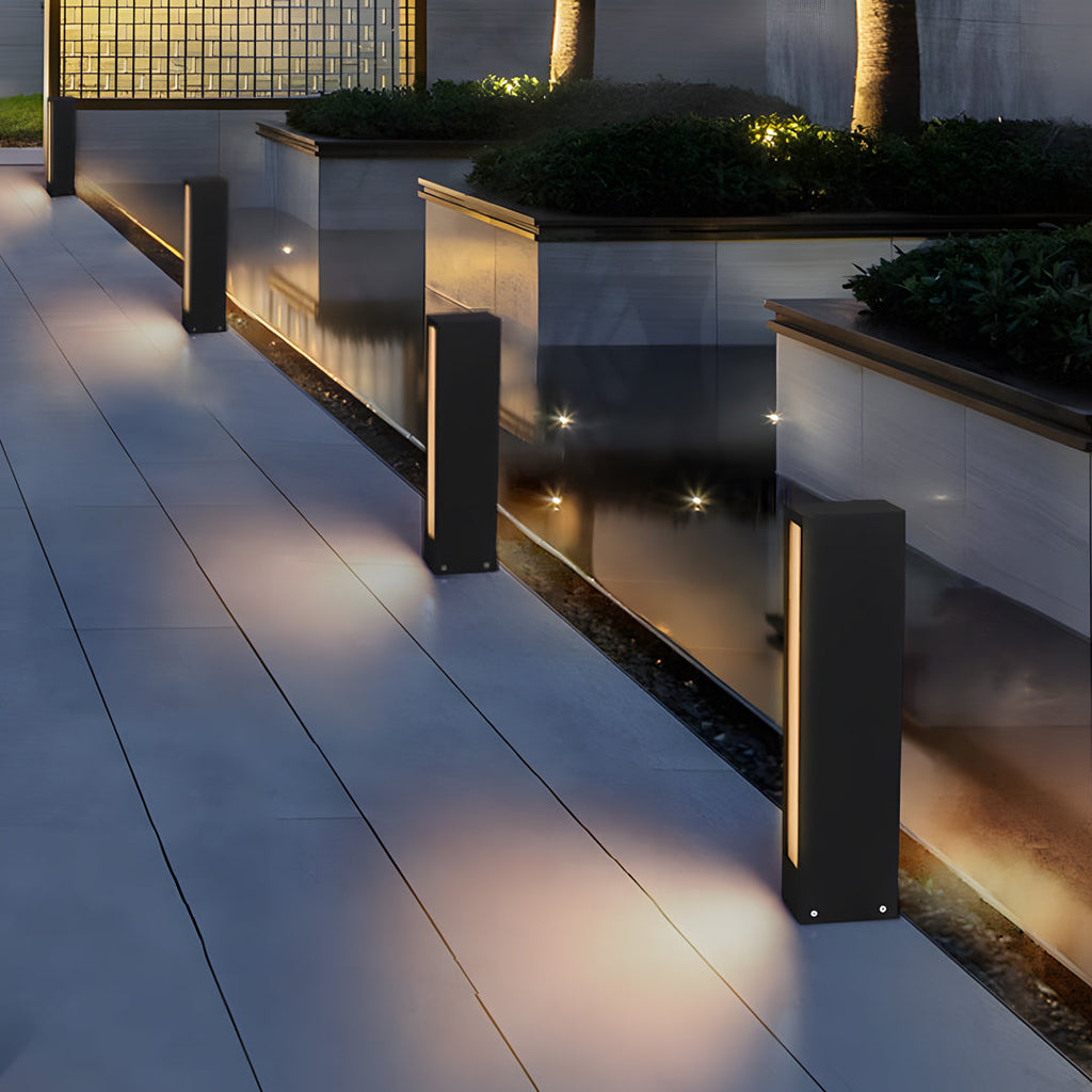 BRAMBLETON RAINPROOF GARDEN WALL LANTERN