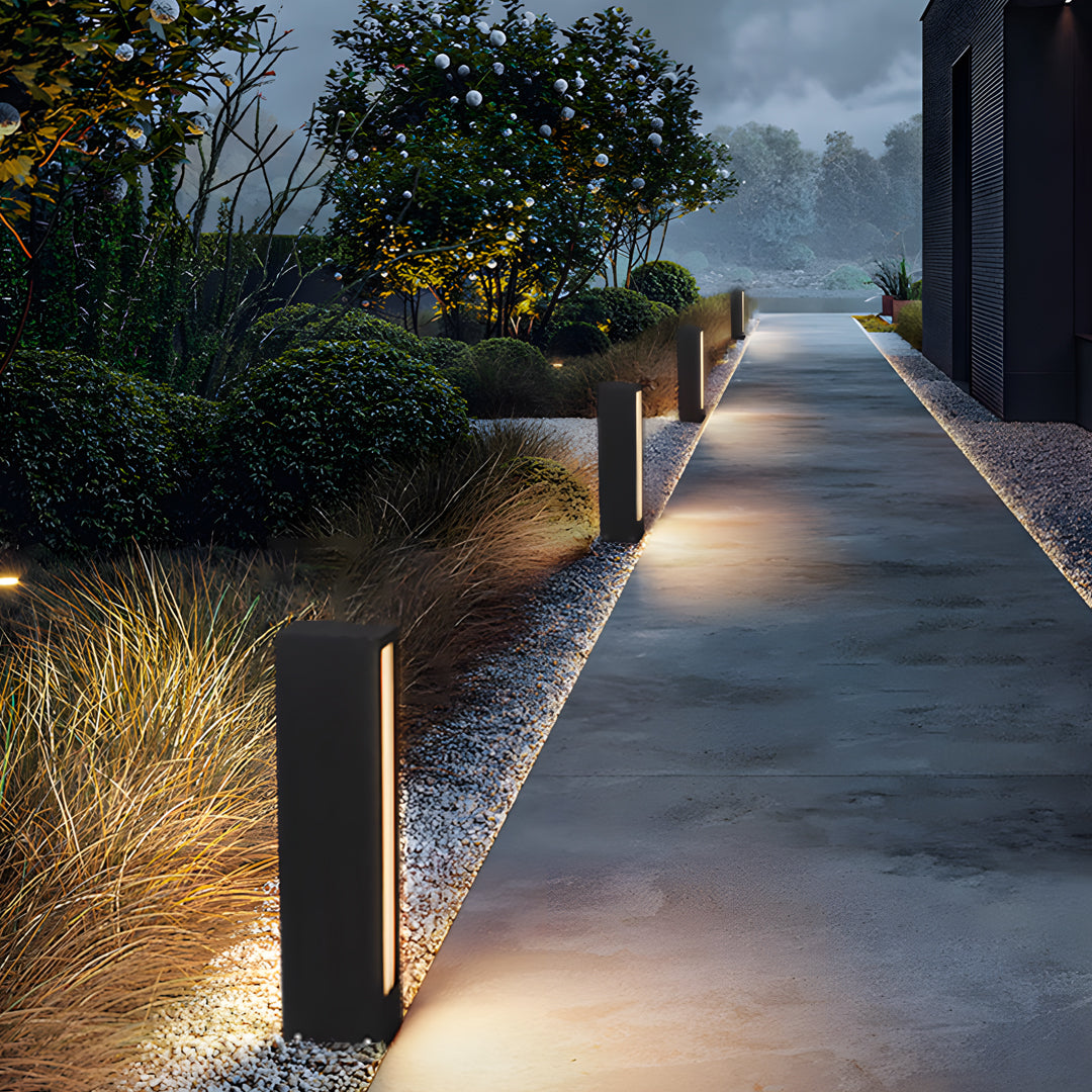 BRAMBLETON RAINPROOF GARDEN WALL LANTERN