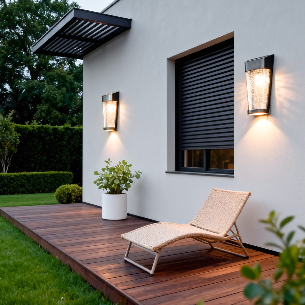 CHISWICK GLOWING GARDEN WALL LANTERN
