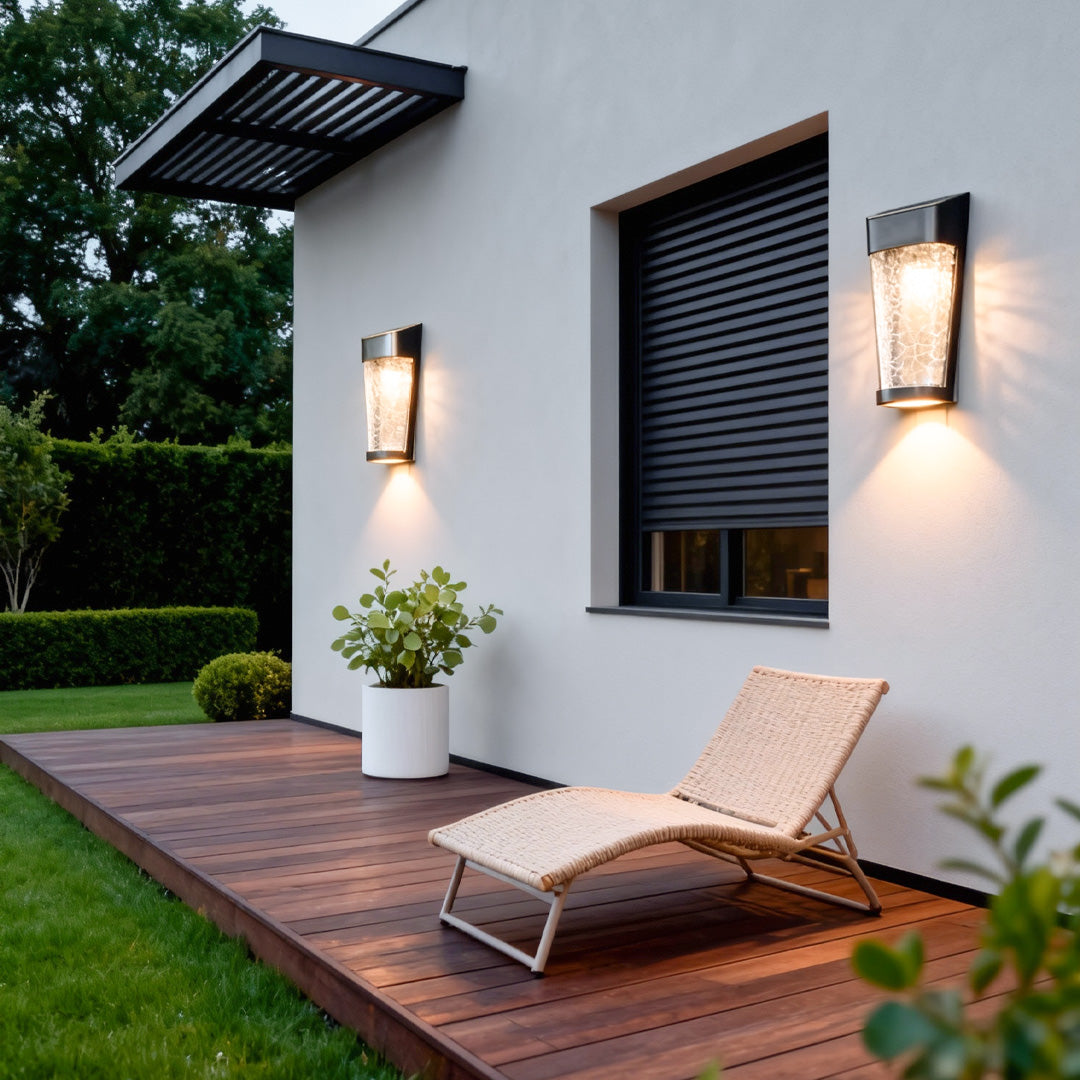 CHISWICK GLOWING GARDEN WALL LANTERN