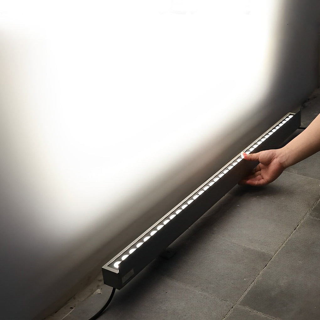 WINTHORPE ALUMINUM RISING LED GARDEN ILLUMINATOR