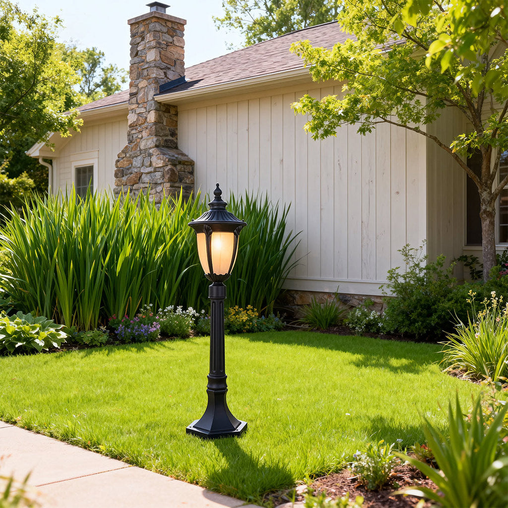 WINTHROP GARDEN POST LANTERN - Classic European-Inspired Waterproof Illumination