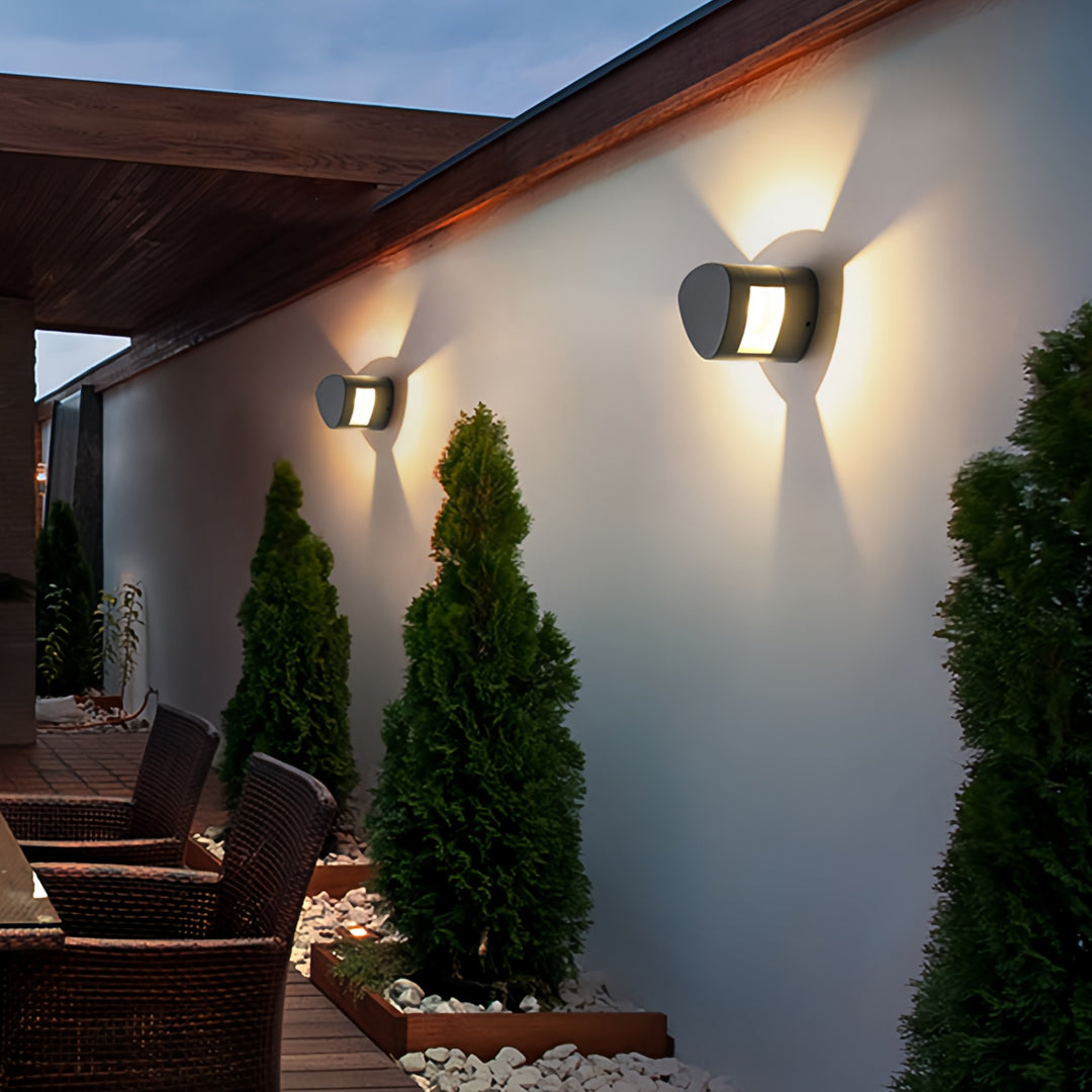 WINTHORPE TRILIGHT OUTDOOR SCONCE
