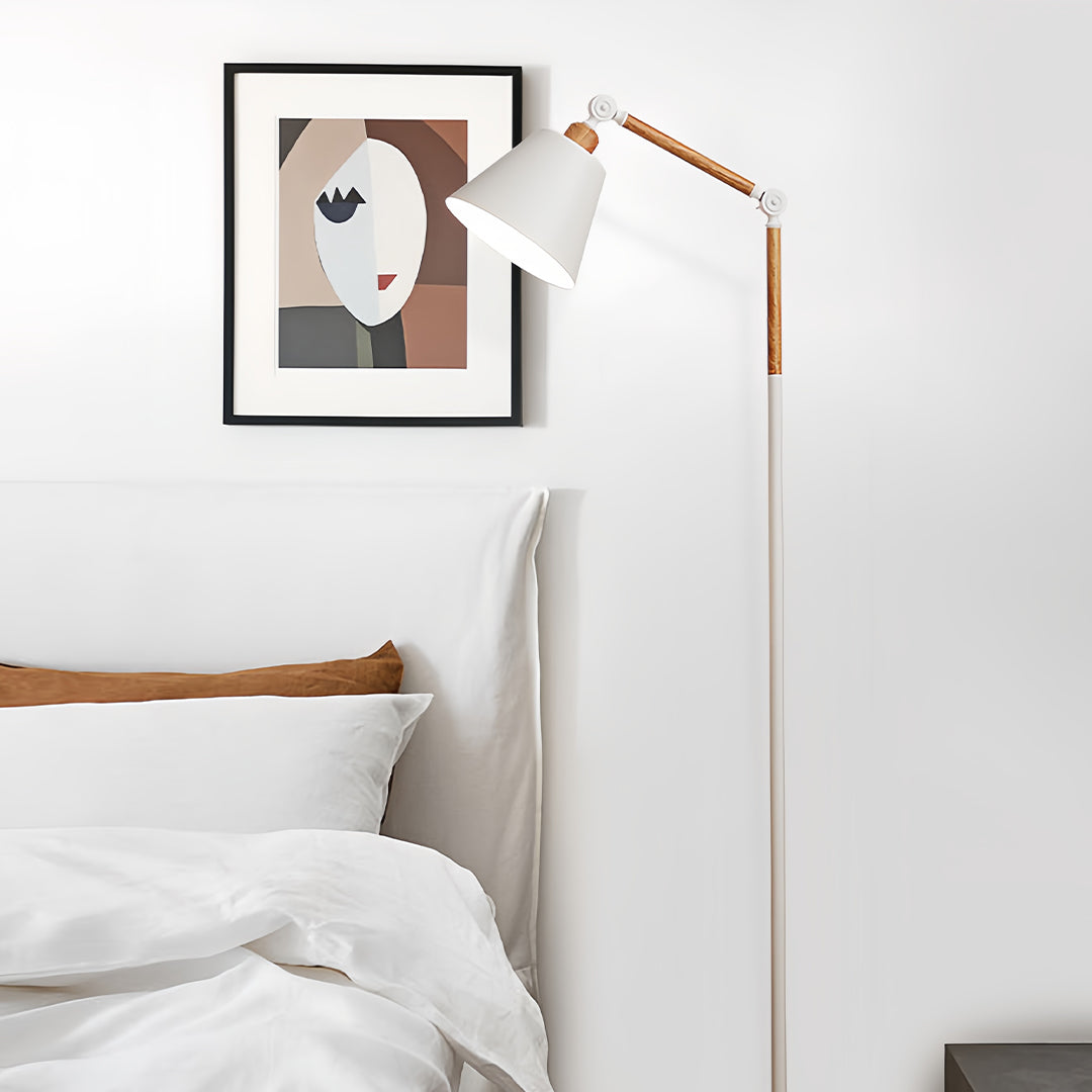 RAVENHALL METALLIC ADJUSTABLE LAMP POST
