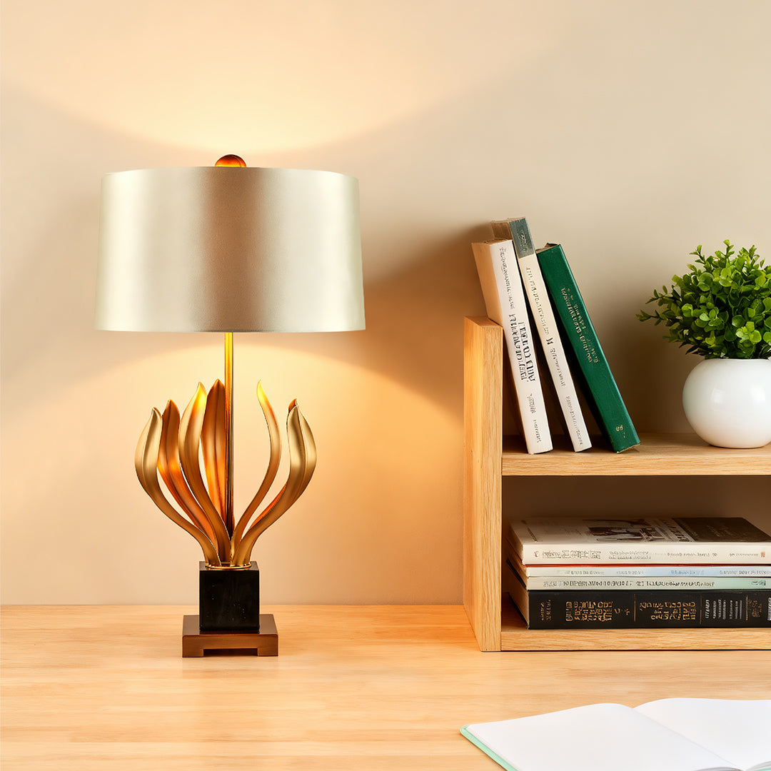 WINTHORPE RUSTIC METAL SHADE LAMP