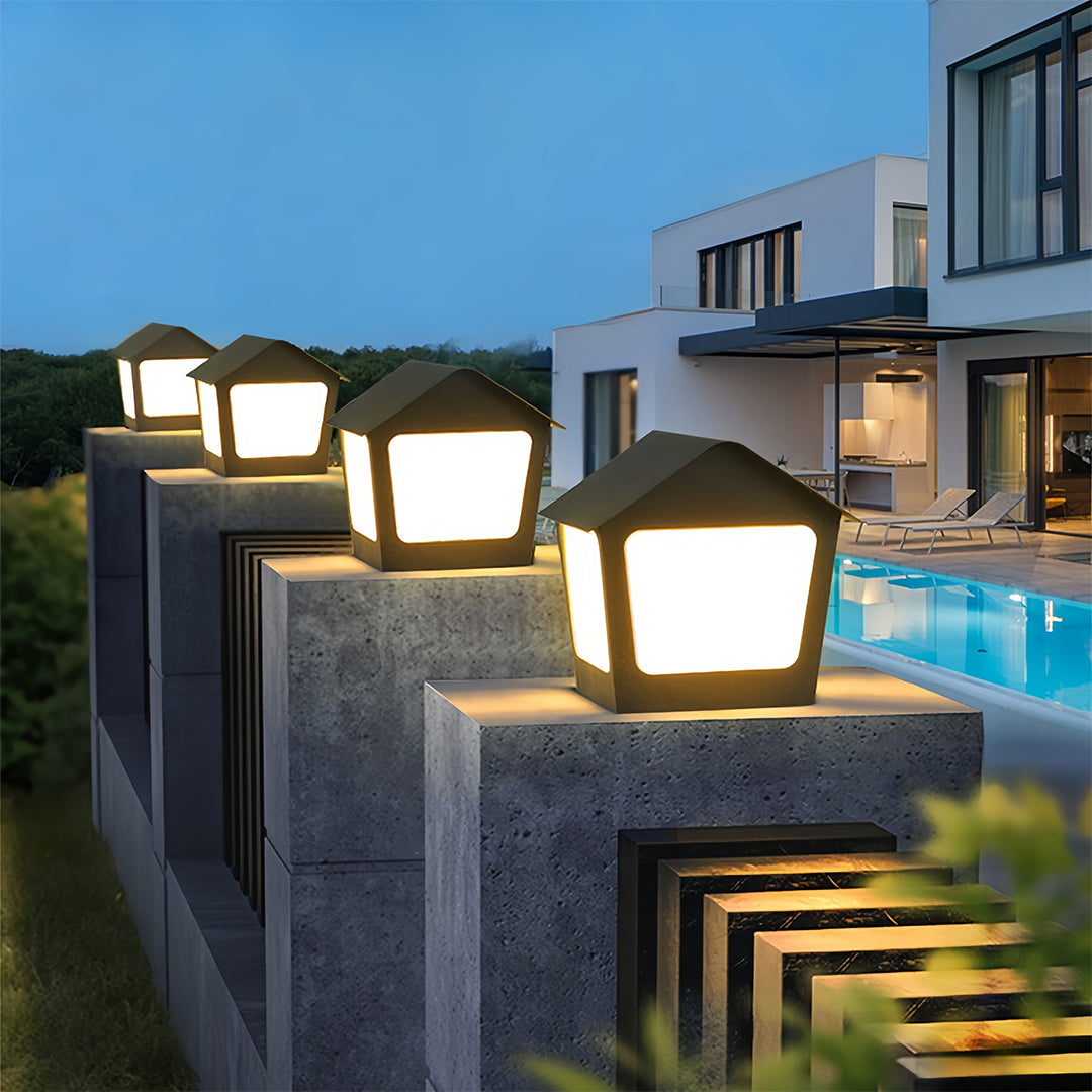 WINDSOR GARDEN POST ILLUMINATORS - ARTISANAL SCULPTED LIGHTS FOR OUTDOOR SPACES