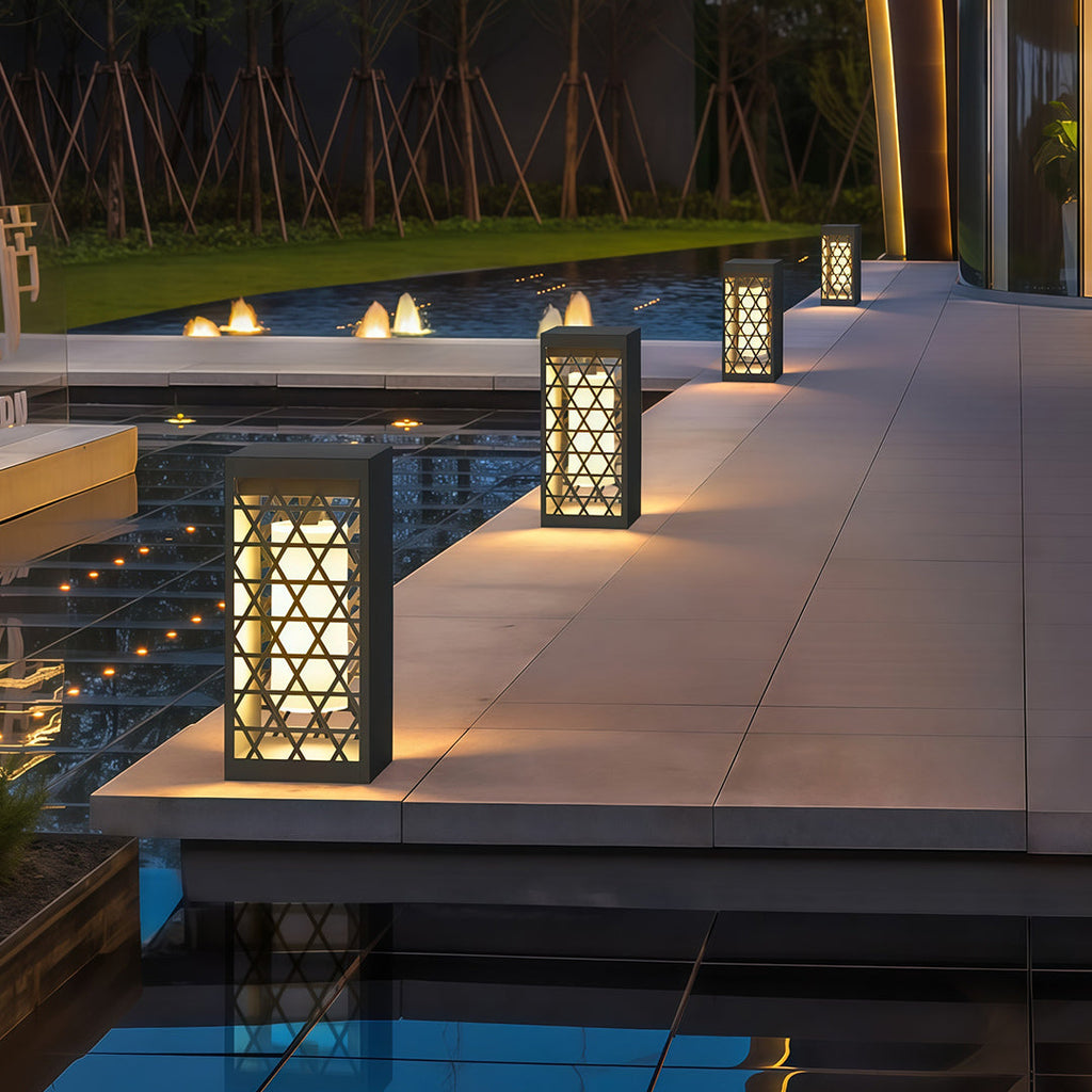 RAVENSWORTH WEATHERPROOF GARDEN LANTERN