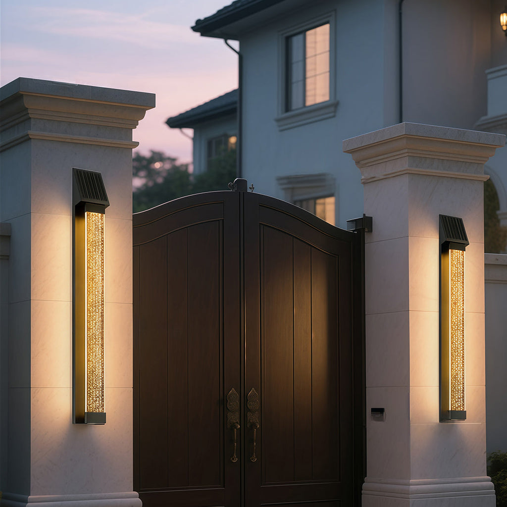 RAVENHURST SOLAR-POWERED OUTDOOR WALL LIGHT