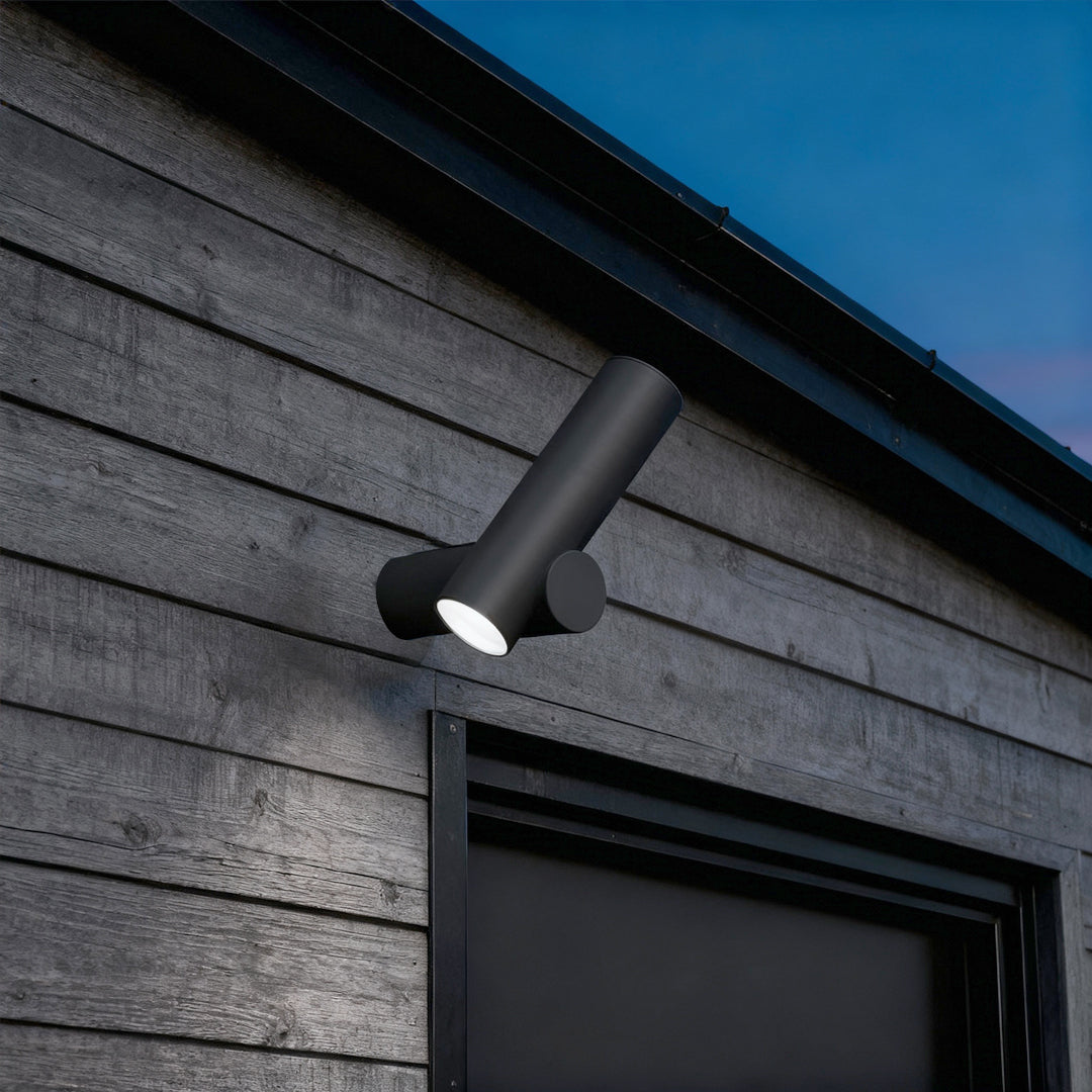 RAVENSCROFT GARDEN BEACON METAL WALL LIGHT