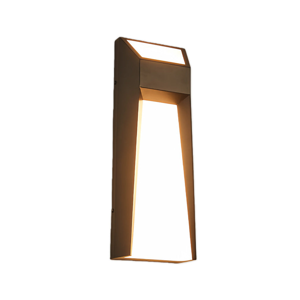 WINDSOR HEIGHTS GRAND OUTDOOR LANTERN, WEATHERPROOF ILLUMINATION