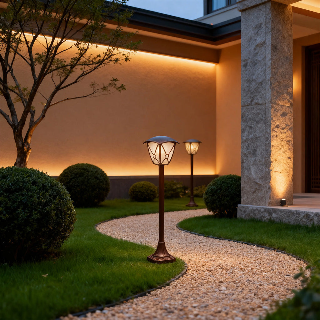 RAVENSCROFT GLOWING FENCE POST LANTERN