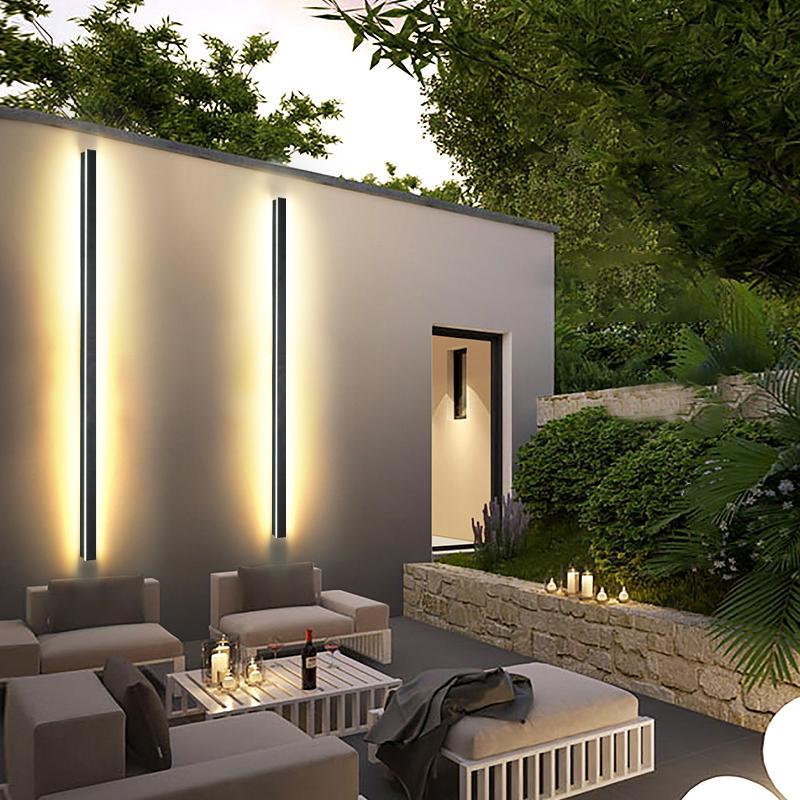 WINDSOR BLACK LINEAR OUTDOOR LIGHTING SCULPTURE