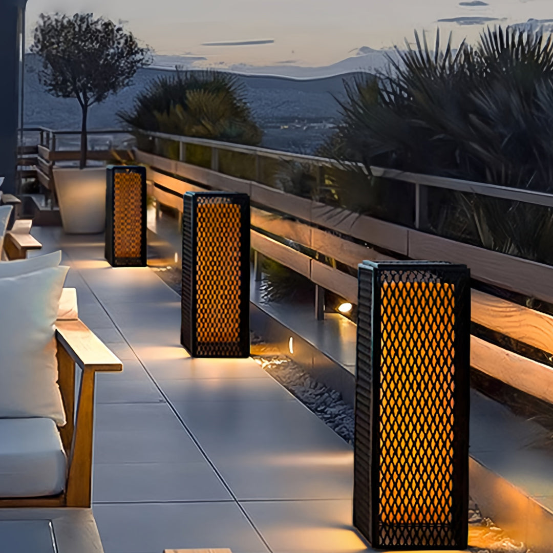 RAVENCLIFFE WATERPROOF GARDEN LANTERN