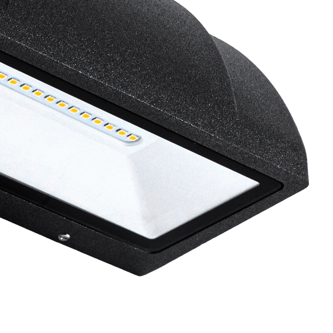 CHISWICK WEATHERPROOF LED OUTDOOR SCONCE