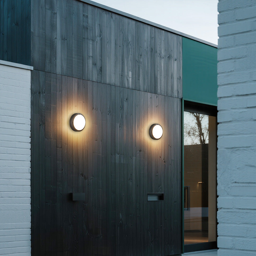 WINDSOR CIRCLE OUTDOOR LIGHTING - WEATHERPROOF MINIMALIST DESIGN