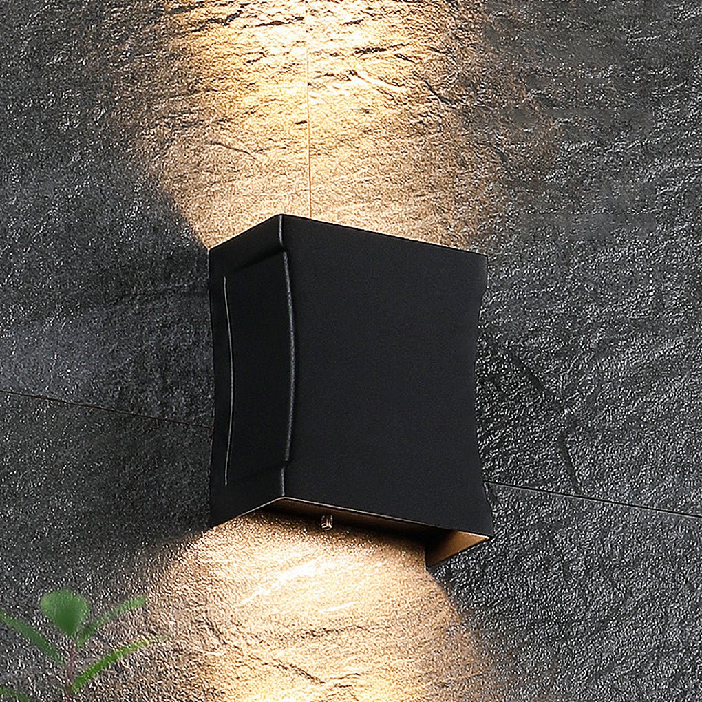 WINTHROP DUAL-ANGLE LED EXTERIOR WALL SCONCE