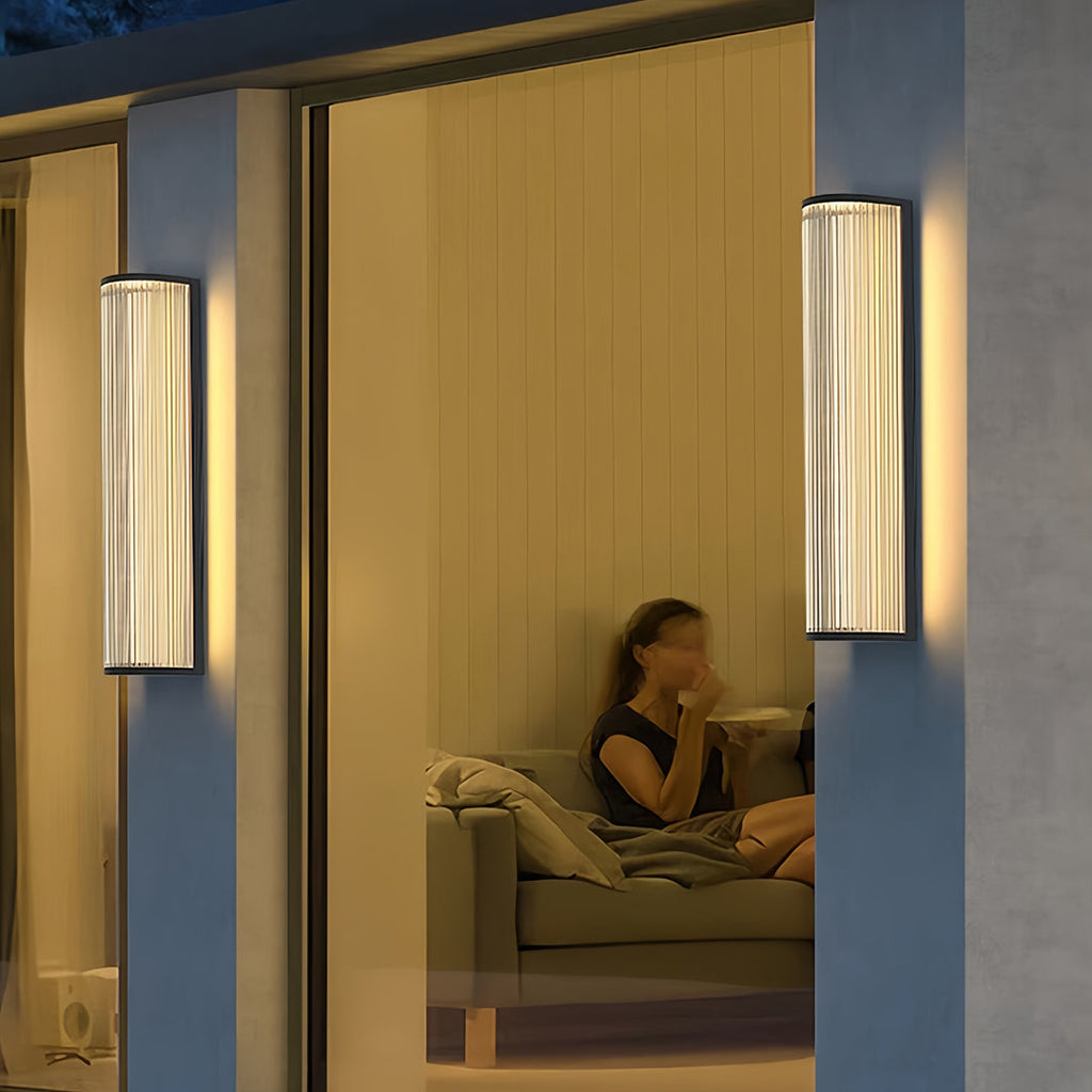 WINDSOR GARDEN VERTICAL LANTERN - Outdoor Waterproof Wall Fixture