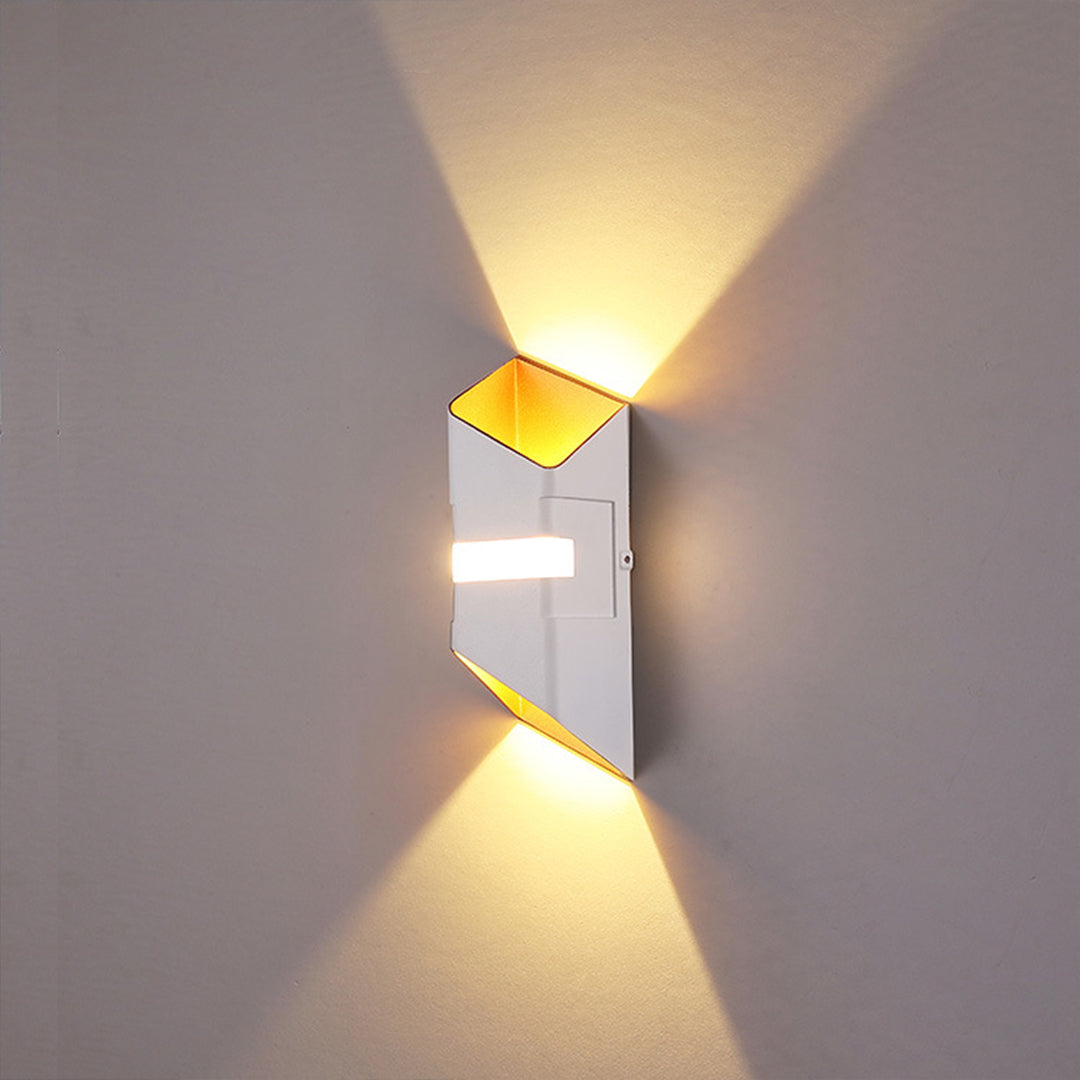 WINCHESTER SQUARE TUBE LED DUAL-FLOW OUTDOOR WALL LANTERN