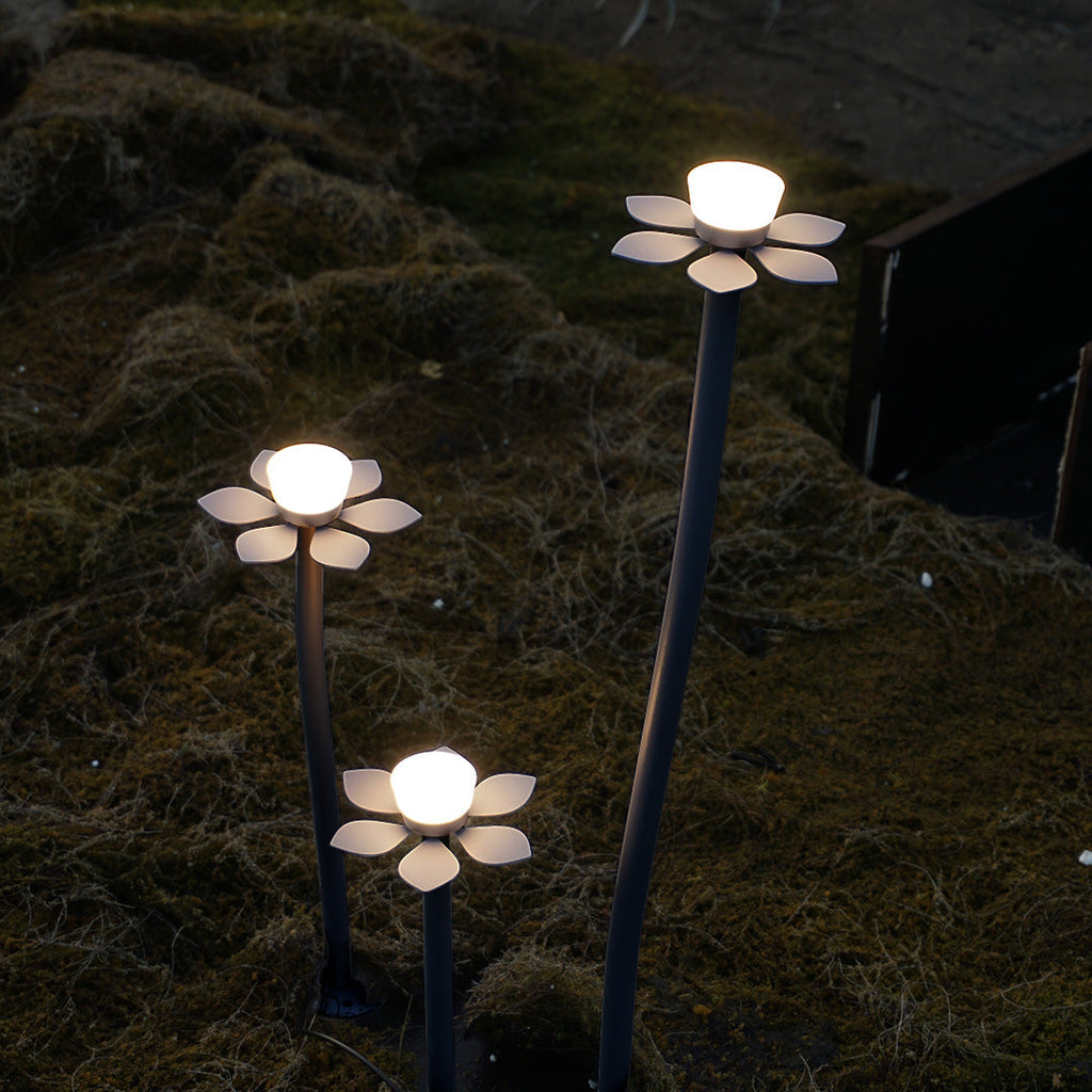 WINDSOR GARDEN PATH ILLUMINATORS - WEATHER-RESISTANT LED LIGHTING