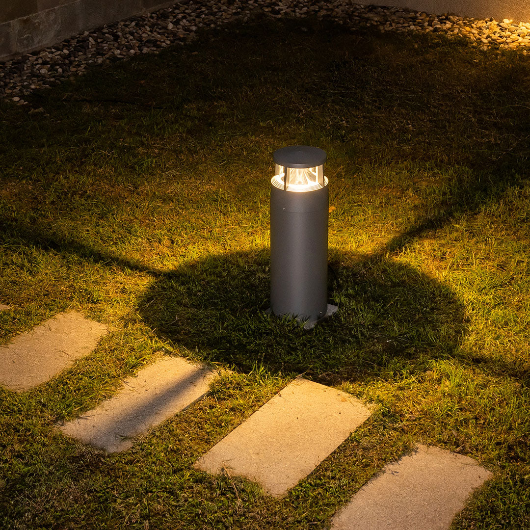 WINDSOR STONE PATHLIGHTS, SCULPTURAL OUTDOOR ILLUMINATION