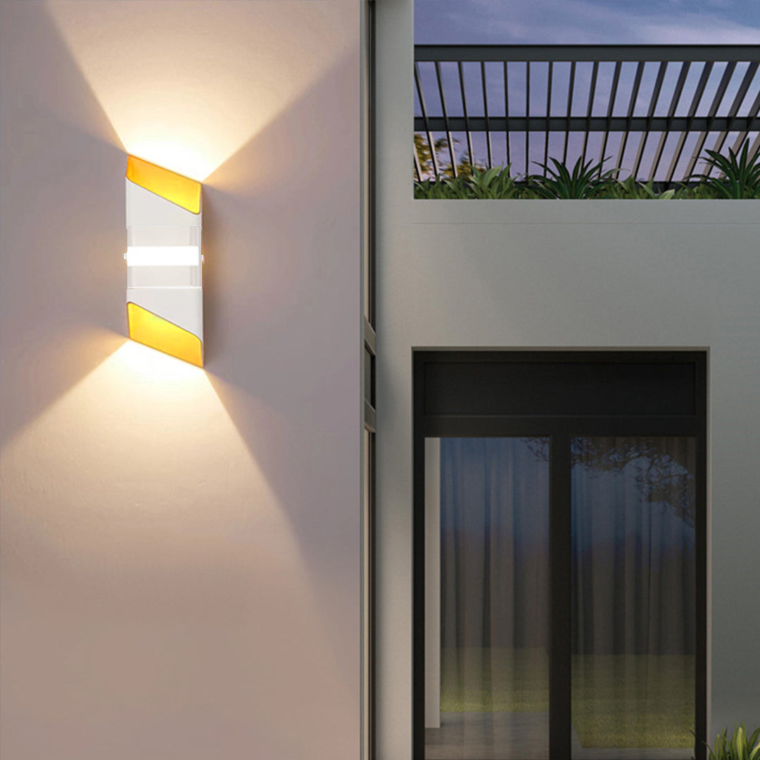 WINCHESTER SQUARE TUBE LED DUAL-FLOW OUTDOOR WALL LANTERN