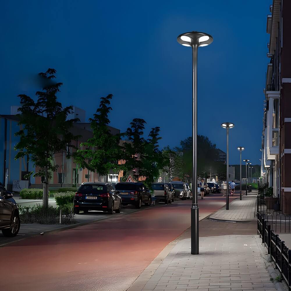 RAVENHURST SOLAR-POWERED NIGHTSCAPE LANTERN POST