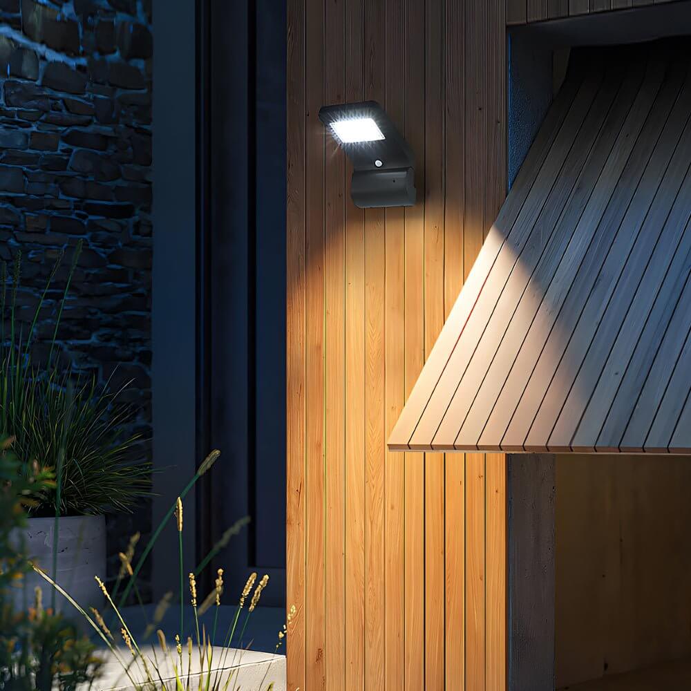 RAVENHURST SOLAR EMBER WALL LANTERN