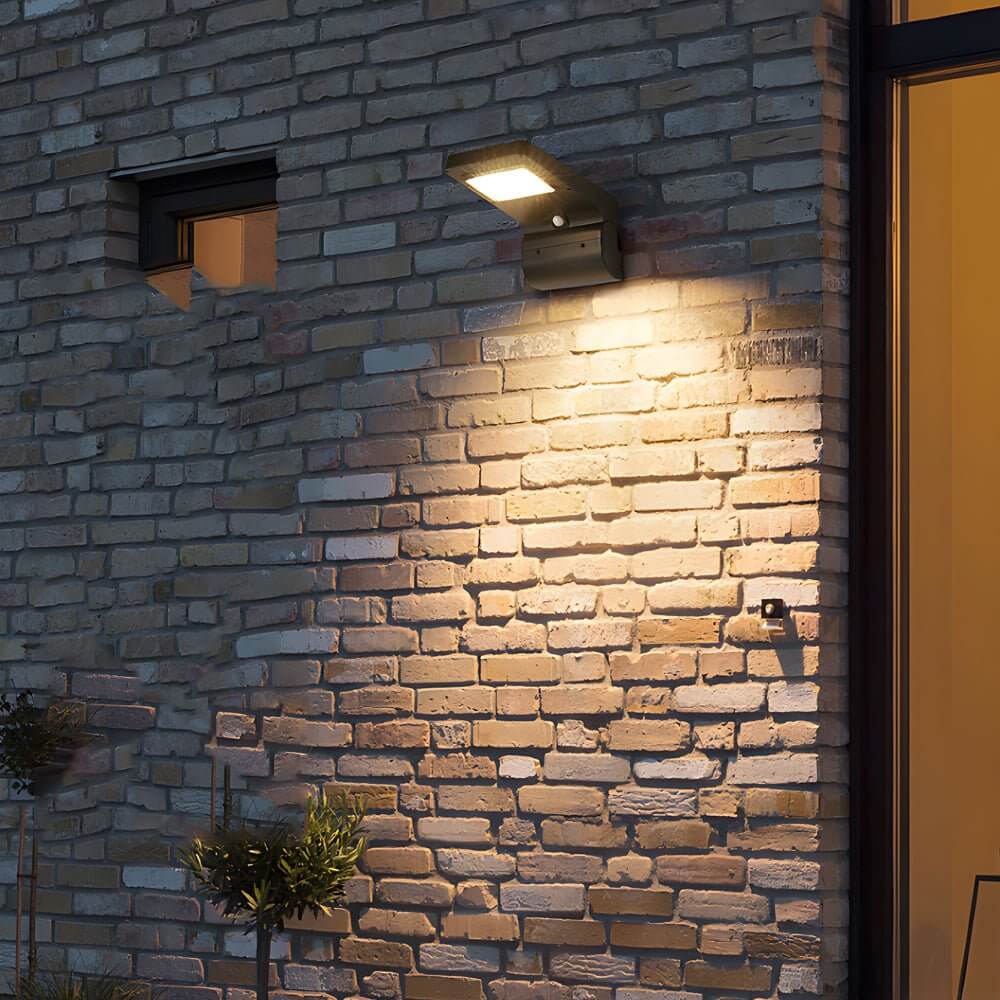 RAVENHURST SOLAR EMBER WALL LANTERN
