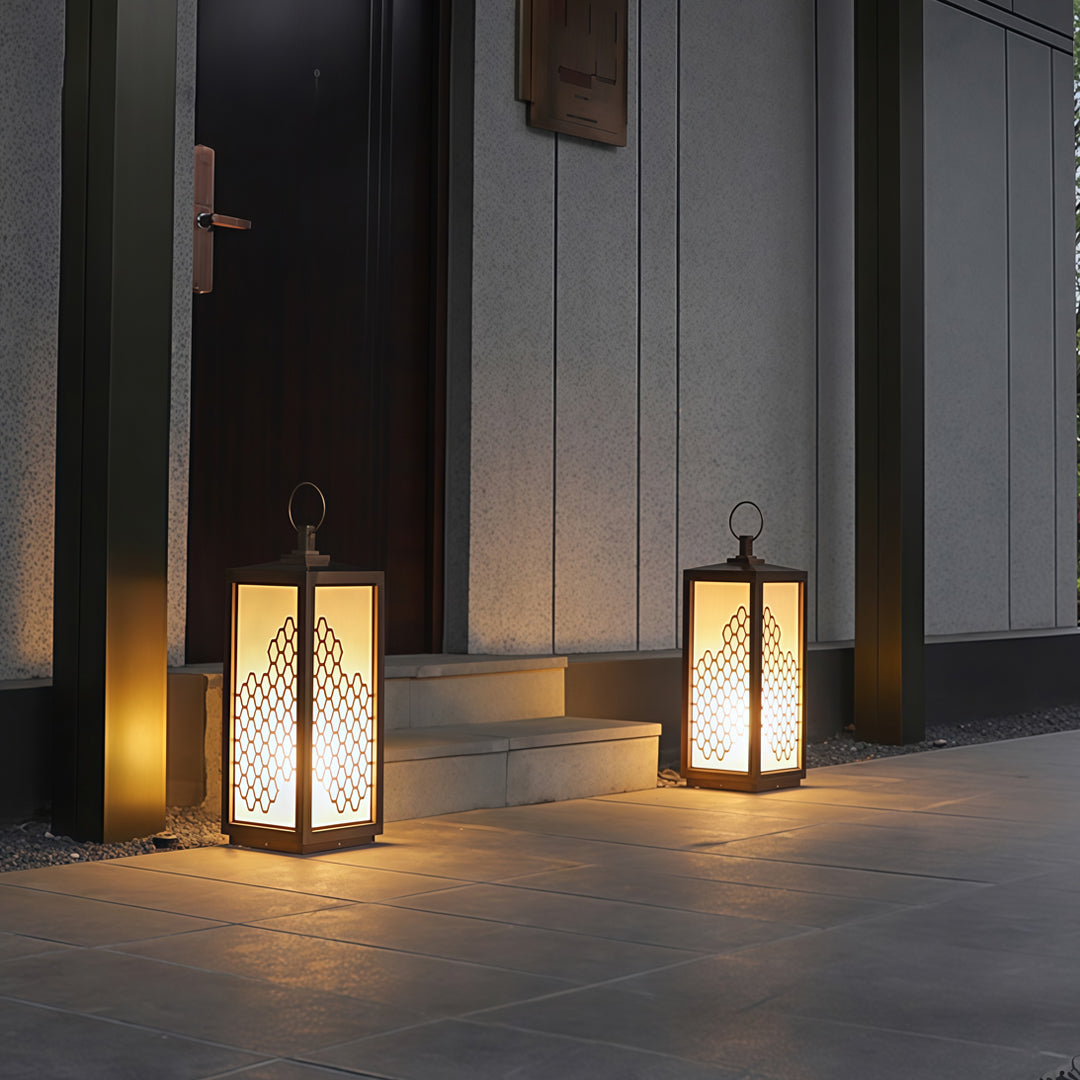 WINDSOR GARDEN SHIELD OUTDOOR LANTERN