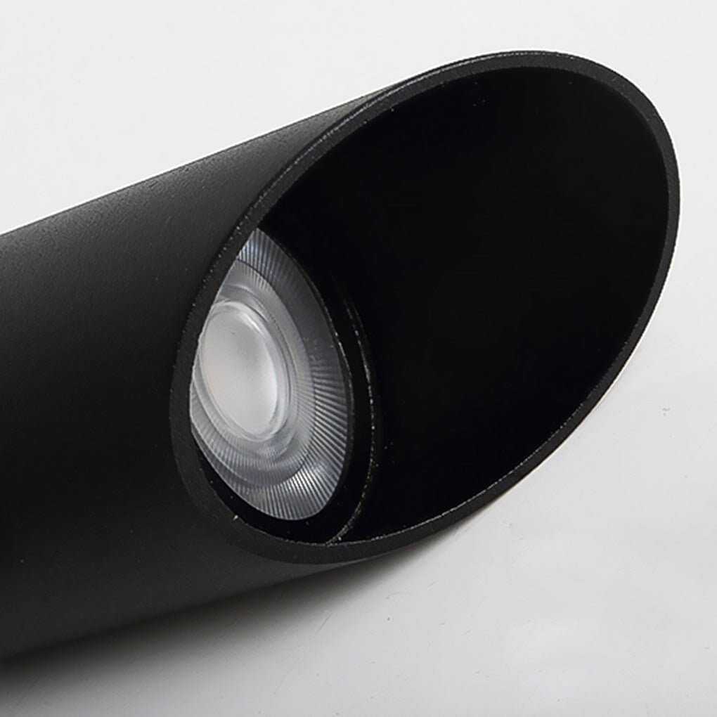 WINDSOR GARDEN ILLUMINATOR: Adjustable Waterproof LED Spotlight for Outdoor Spaces