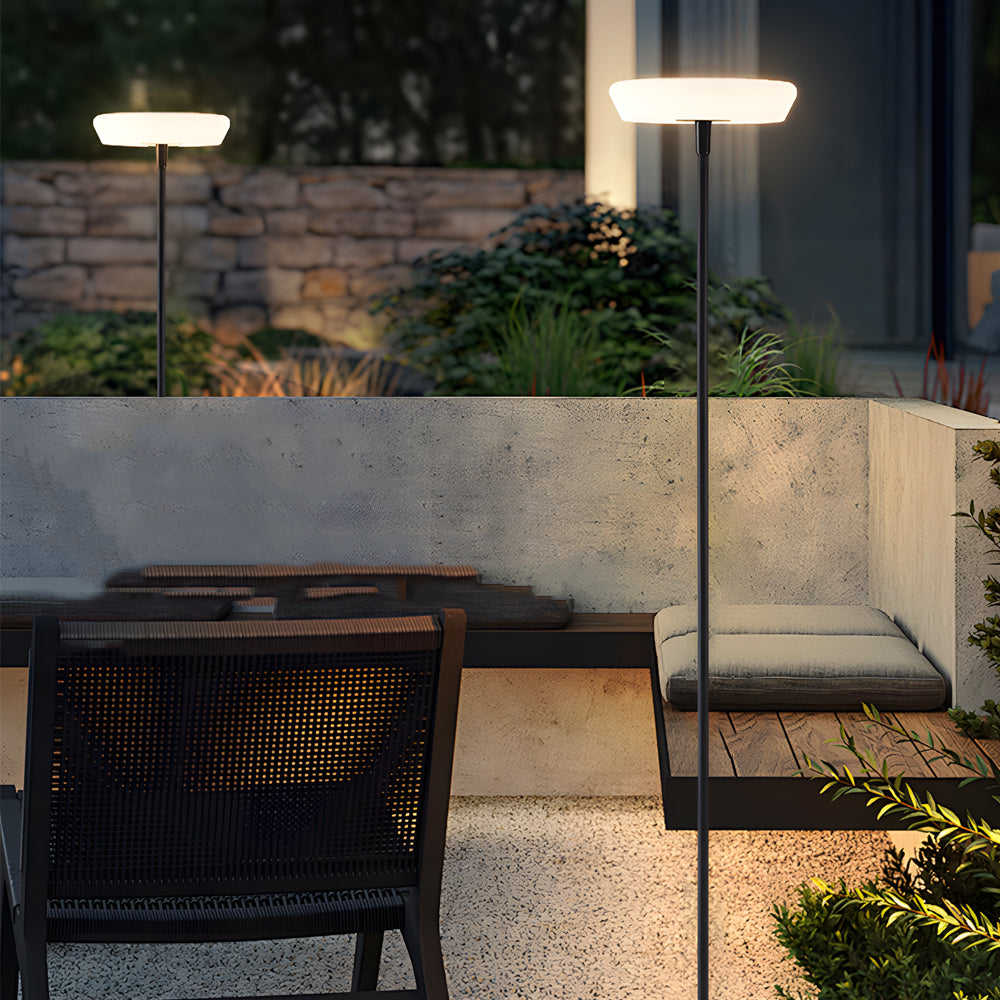 WINDSOR SOLAR-POWERED AQUA LANTERN FLOOR LIGHT