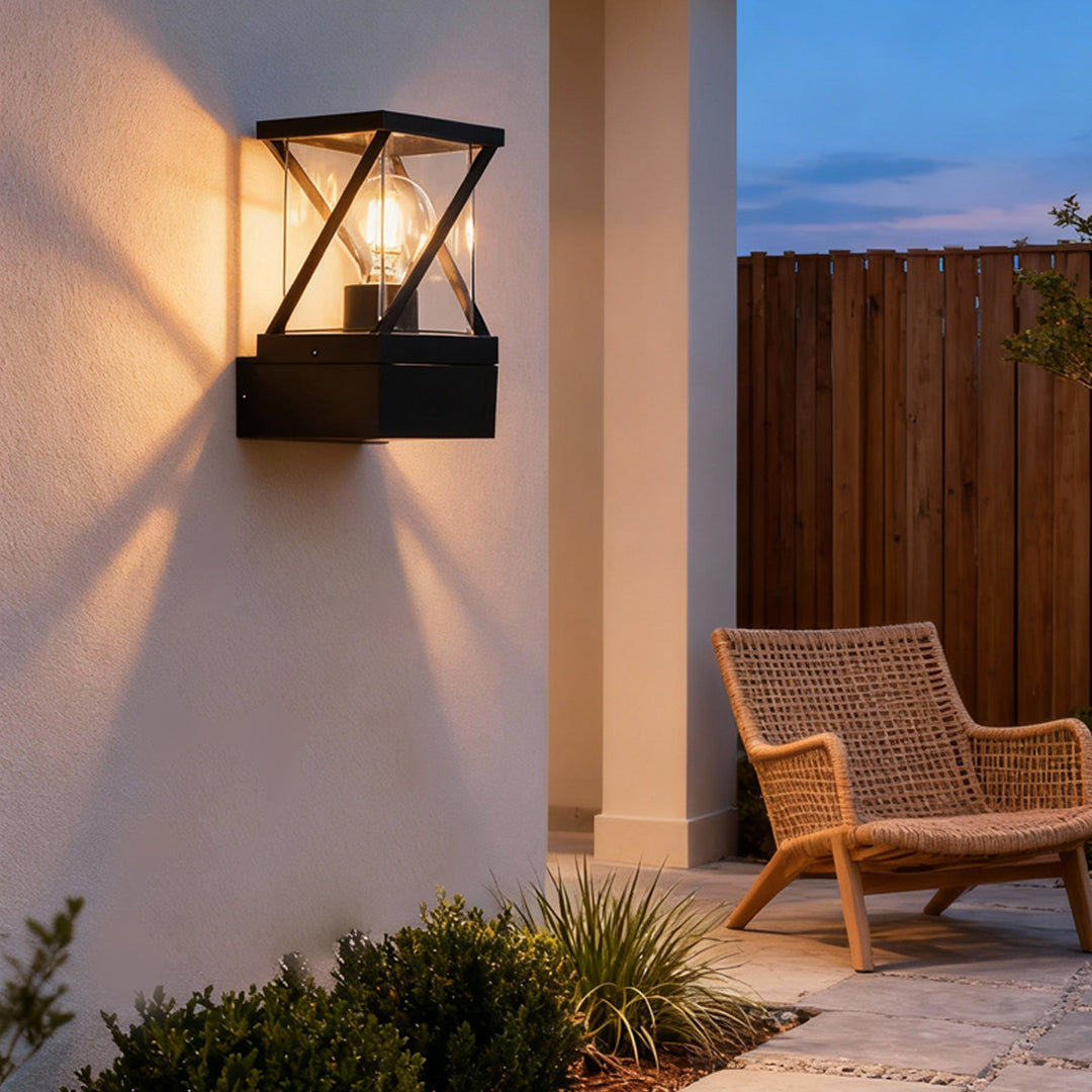 WINTHORPE ALUMINUM OUTDOOR WALL LIGHTING FIXTURE