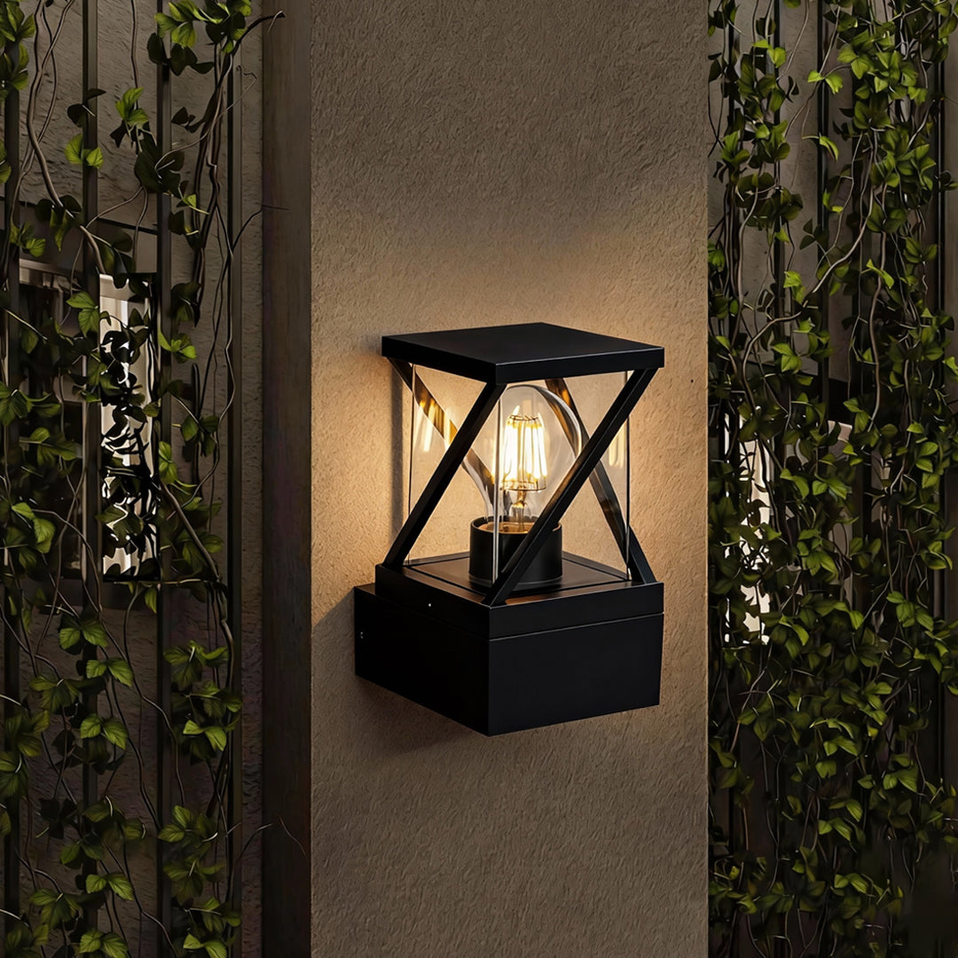 WINTHORPE ALUMINUM OUTDOOR WALL LIGHTING FIXTURE