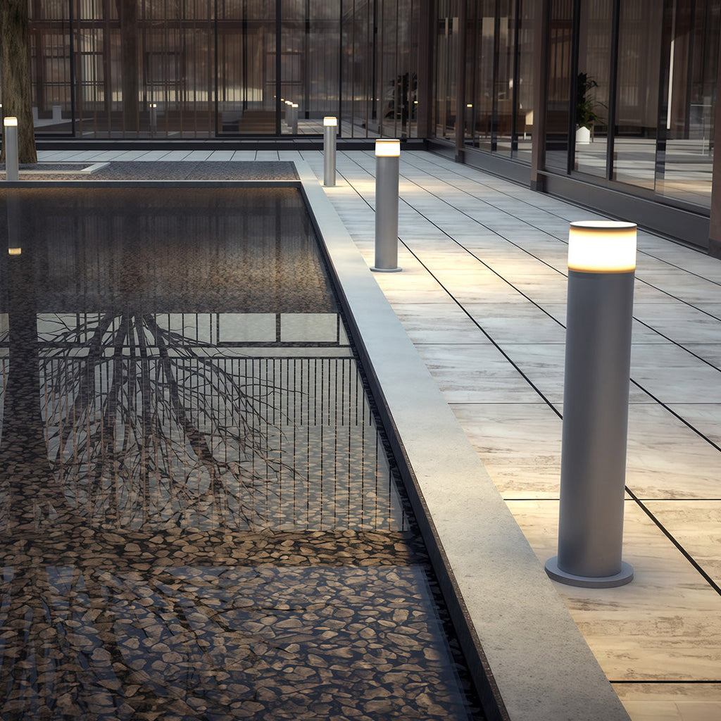CHARLESTON GLOWING GARDEN BOLLARD LIGHTS