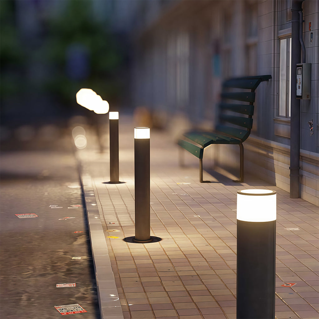 CHARLESTON GLOWING GARDEN BOLLARD LIGHTS