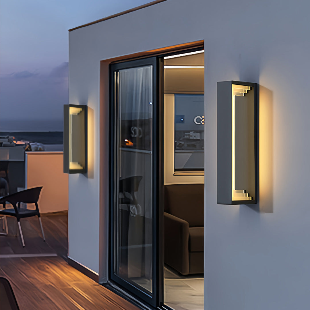 THISTLEBROOK MODERN OUTDOOR WALL LIGHT IN STAINLESS STEEL