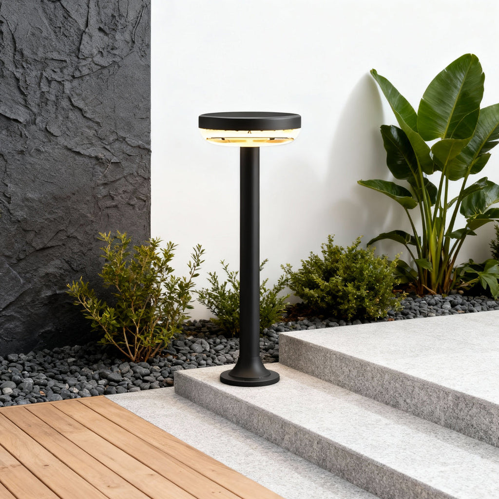 BRAMBLESTONE SOLAR PIER LIGHTING WITH WATERPROOF FINISH IN ONYX BLACK