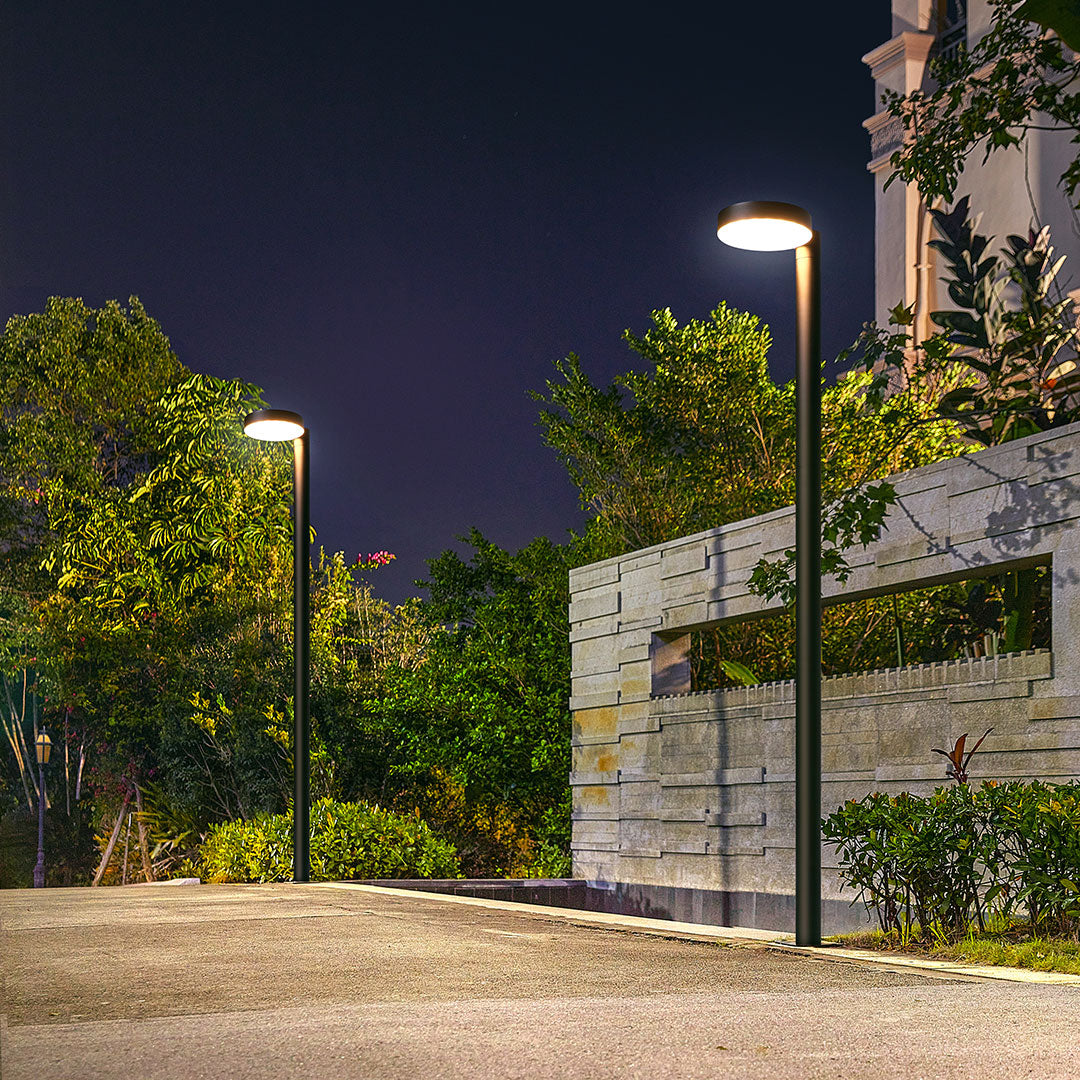 WINTERBOURNE SOLAR-POWERED GARDEN ILLUMINATOR