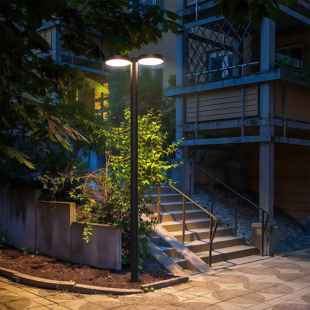 WINTERBOURNE SOLAR-POWERED GARDEN ILLUMINATOR