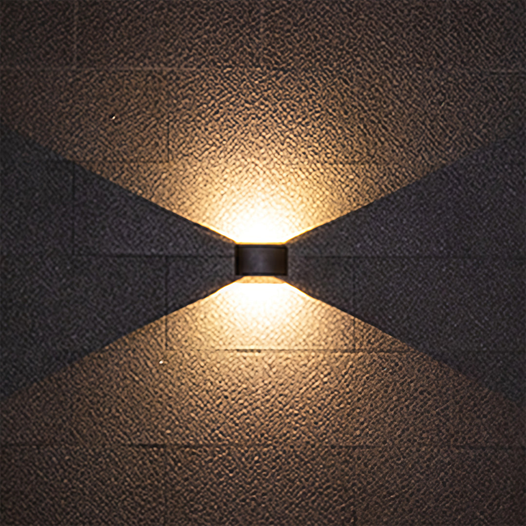 WINDSOR RAINPROOF DUAL-FACED WALL LANTERN