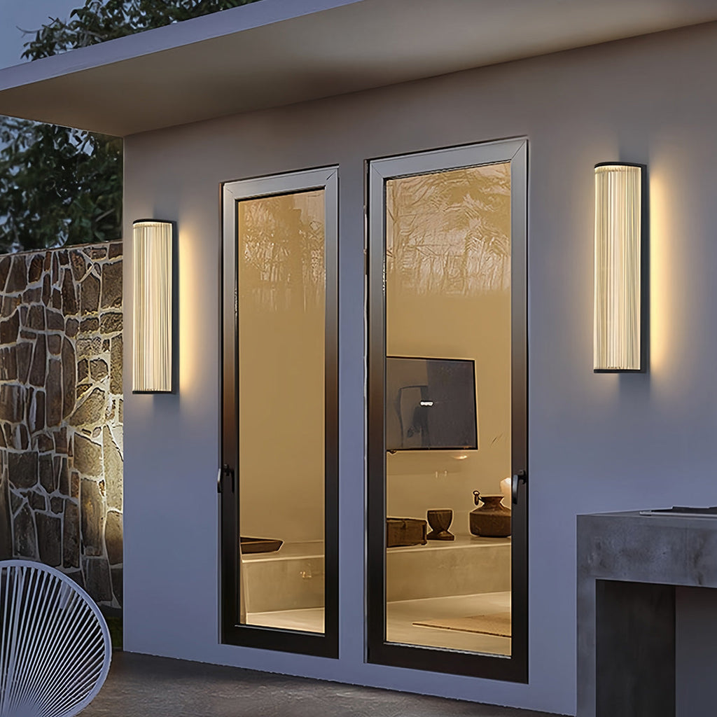 WINDSOR GARDEN VERTICAL LANTERN - Outdoor Waterproof Wall Fixture