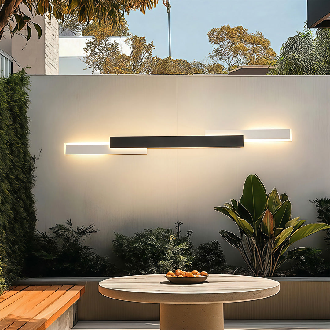 RAVENSCROFT OUTDOOR LED LINEAR WALL LANTERN