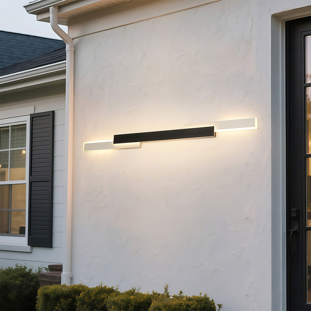 RAVENSCROFT OUTDOOR LED LINEAR WALL LANTERN